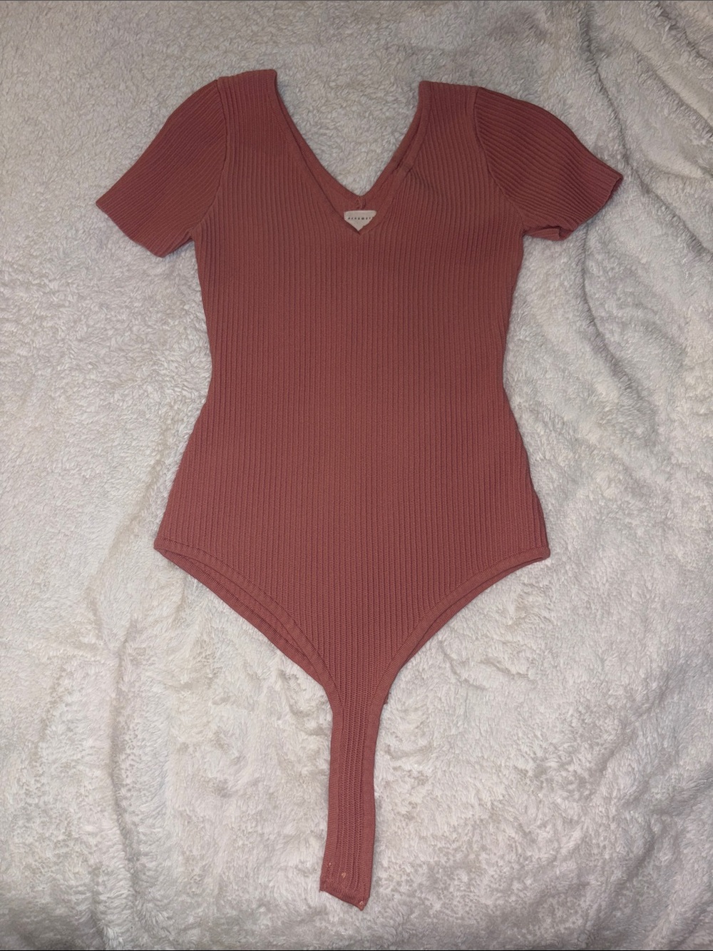 debut Ribbed V-Neck Short Sleeve Bodysuit - Dusty Rose